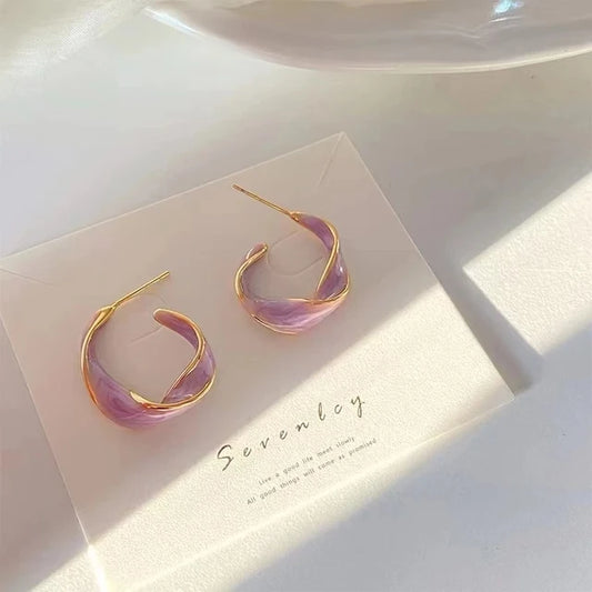 2023 New Fashion Lavender Purple Earrings for Woman Metal Golden Twisted Art Line Purple Stud Earrings Gift Jewelry Wholesale